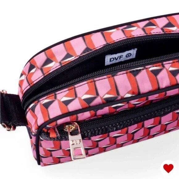 DVF Camera Crossbody Bag Pink Geo Print NWT Diane Von Furstenberg Target - Picture 2 of 6